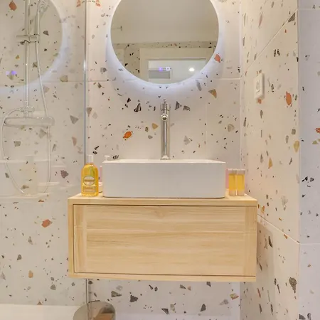 301 - Bel Calme, Proche Appartamento