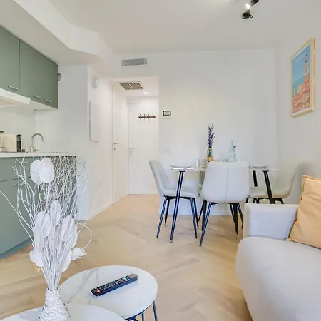 Apartamento 301 - Bel Calme, Proche *