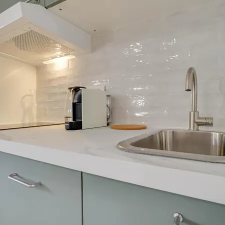 301 - Bel Calme, Proche Апартаменты