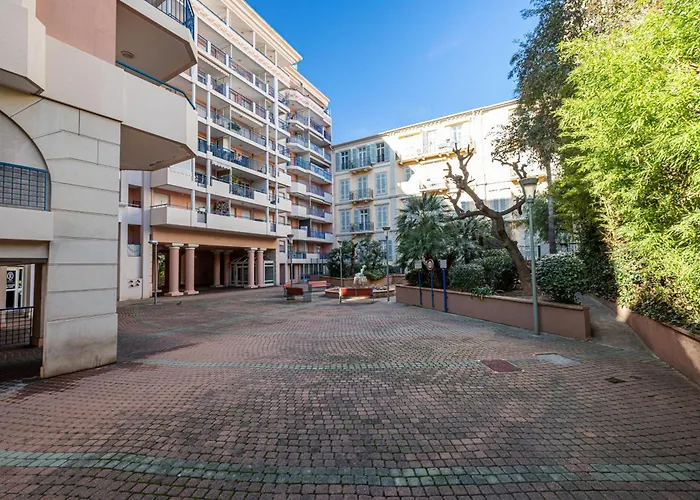 301 - Bel Calme, Proche Apartment Menton